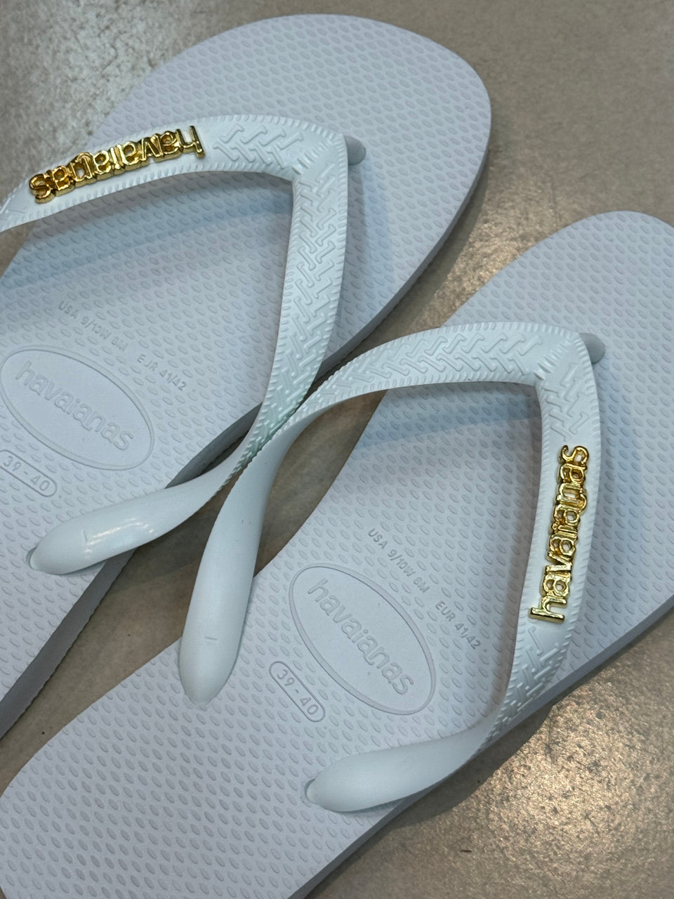 Havaianas Top + Plaquinha Dourado