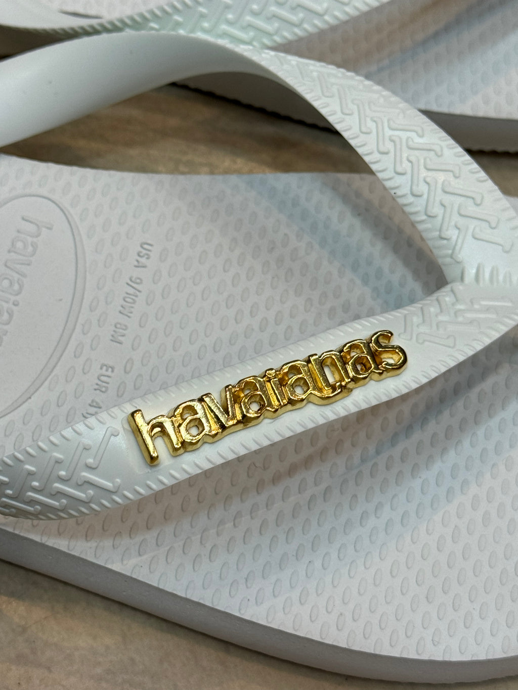 Havaianas Top + Plaquinha Dourado