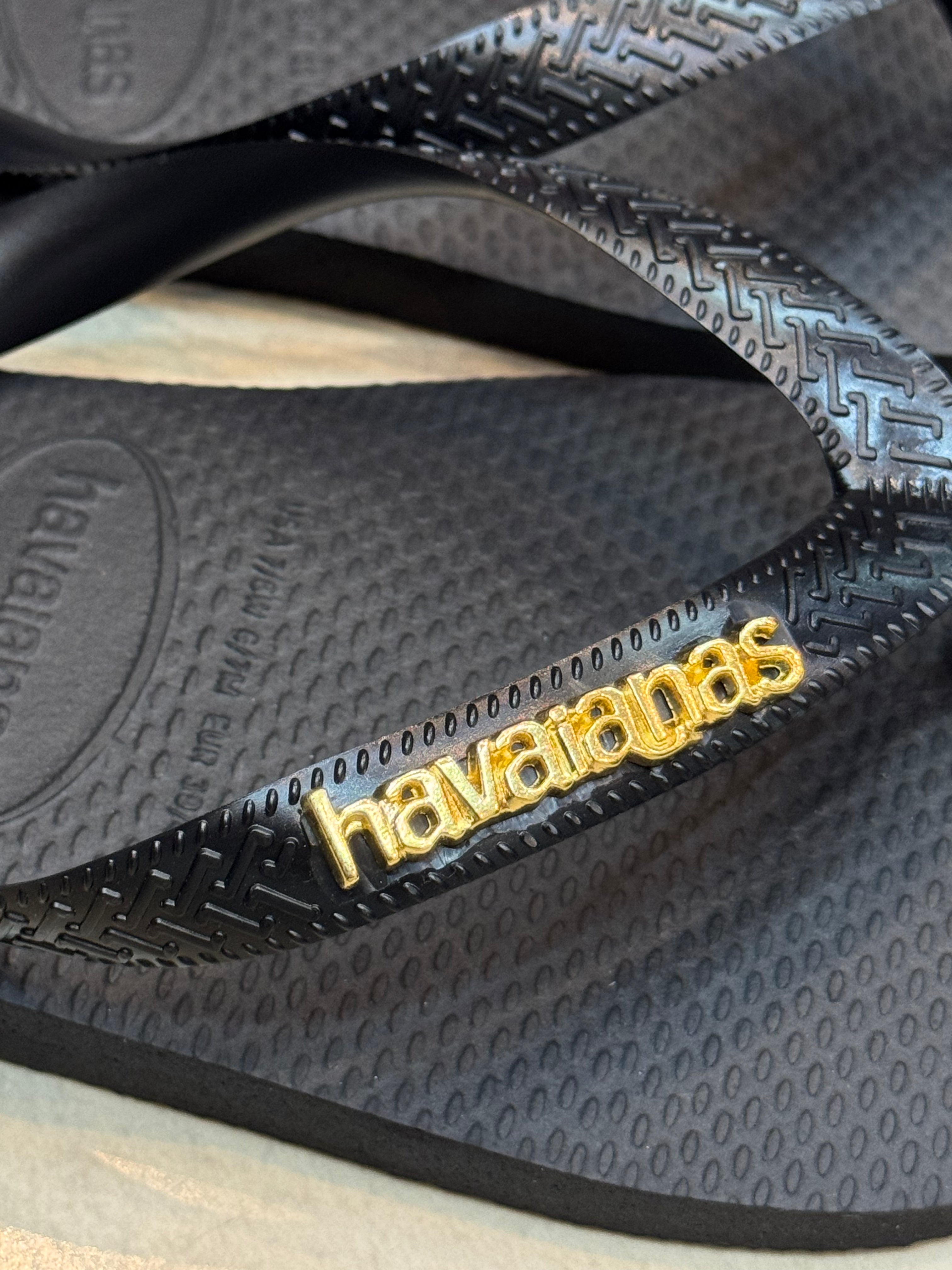 Havaianas Top + Plaquinha Dourado