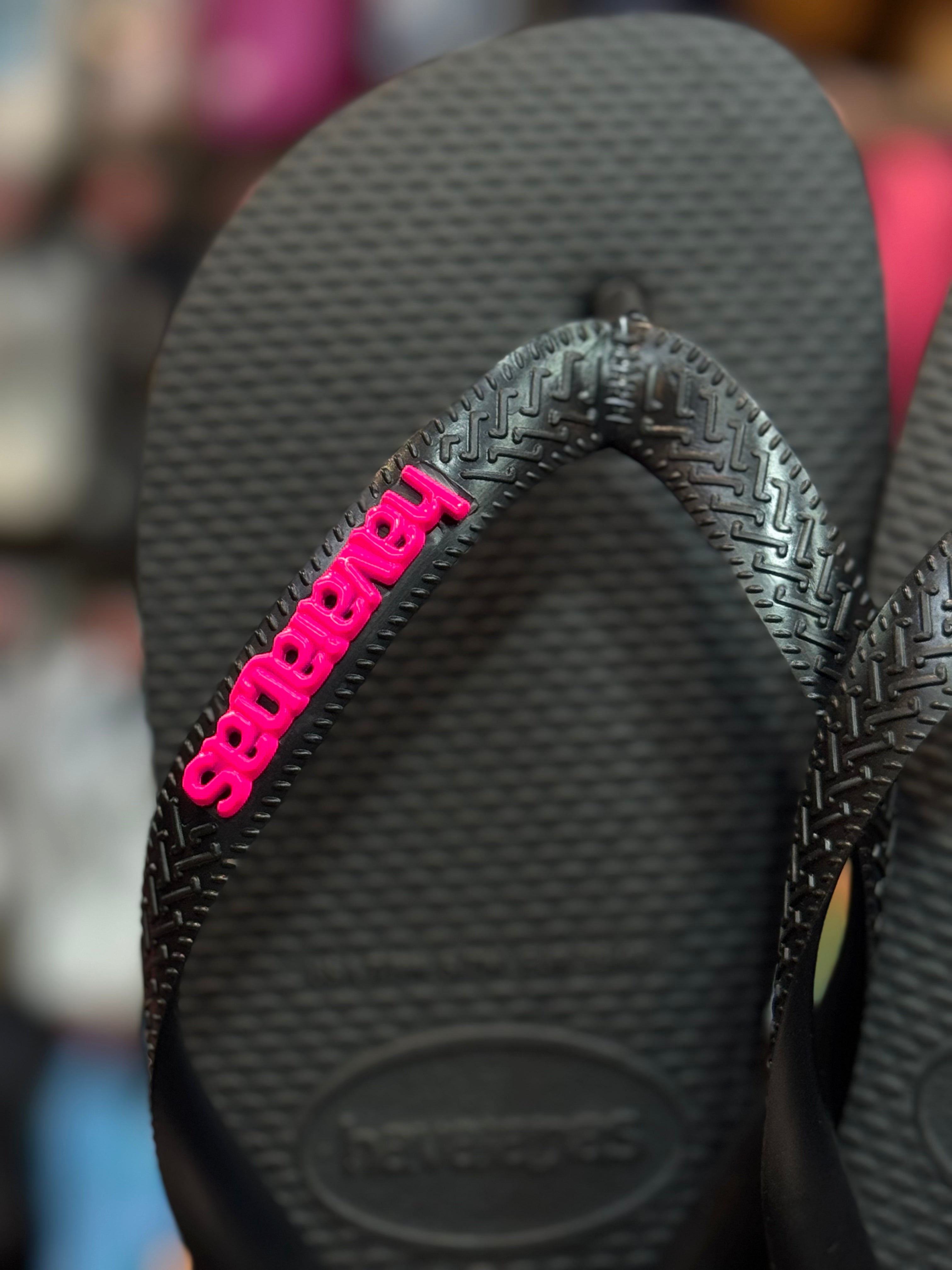 Havaianas Top Preta + Plaquinha Pink