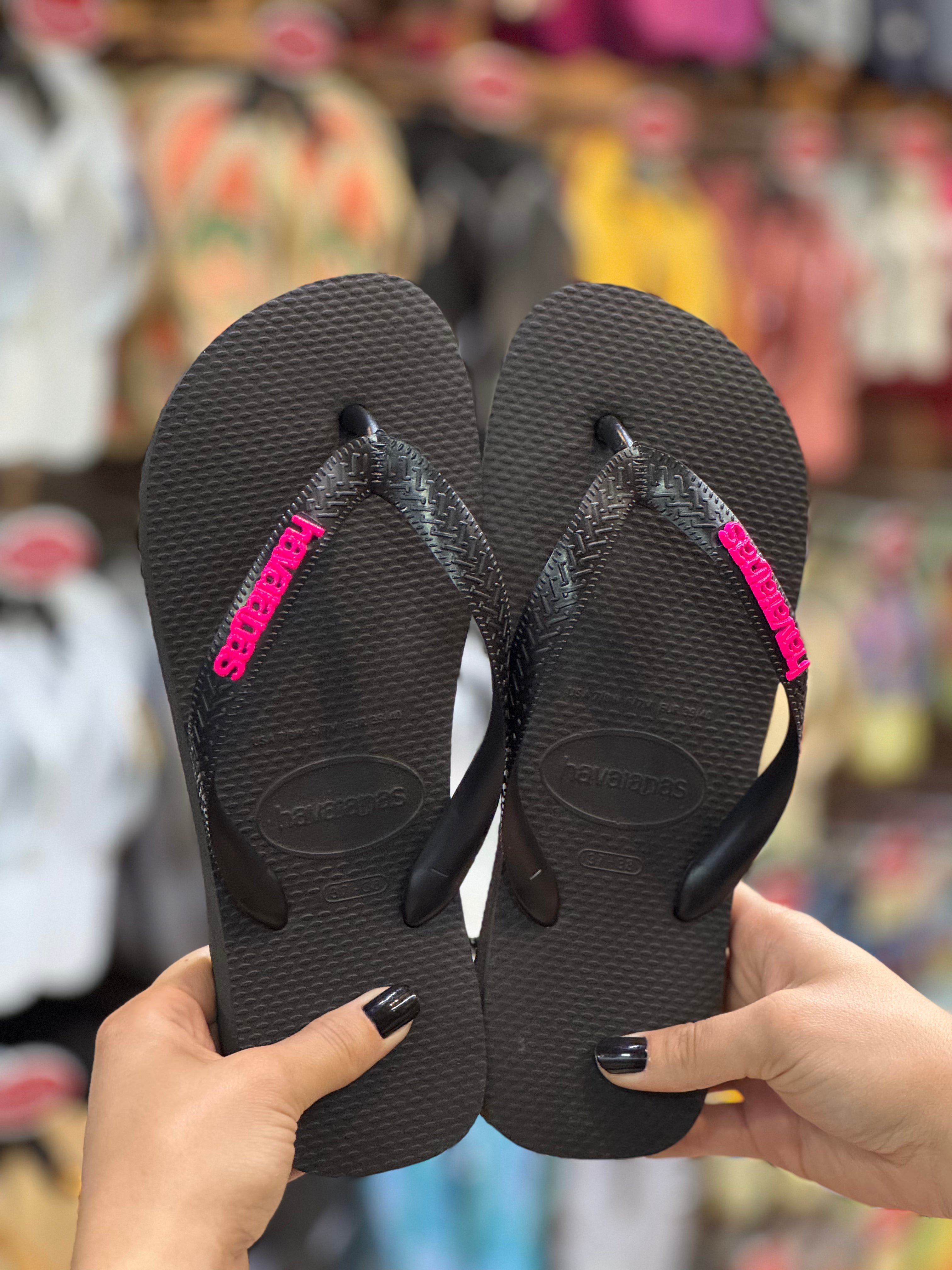 Havaianas Top Preta + Plaquinha Pink