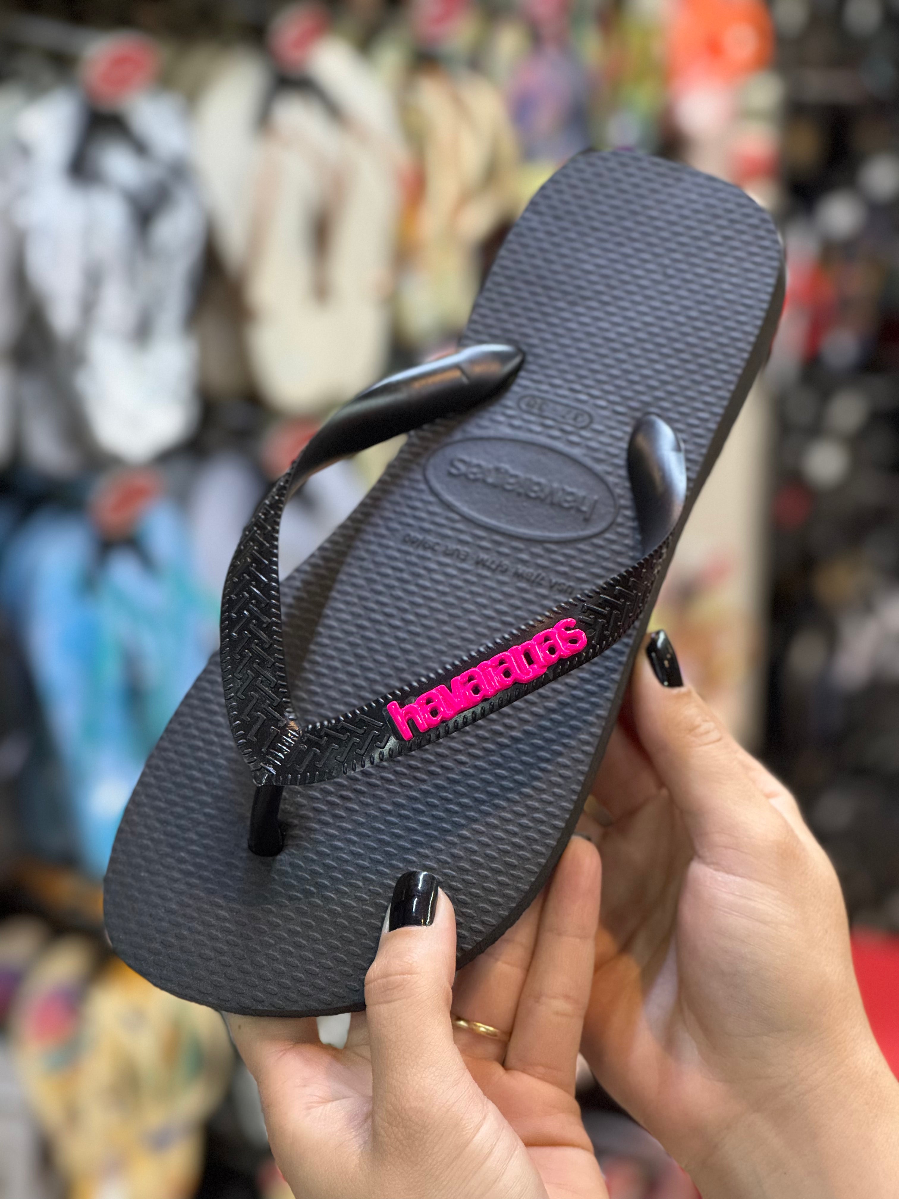 Havaianas Top Preta + Plaquinha Pink